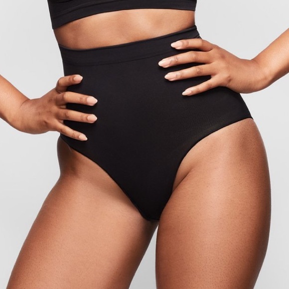 Sold🥰 SKIMS Sculpting Mid Waist Brief "Onyx" - Picture 2 of 3